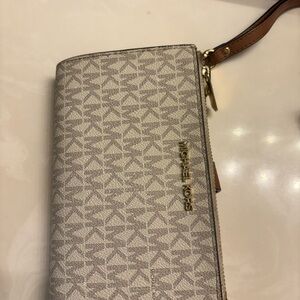 Michael Kors Cream and Tan Wallet